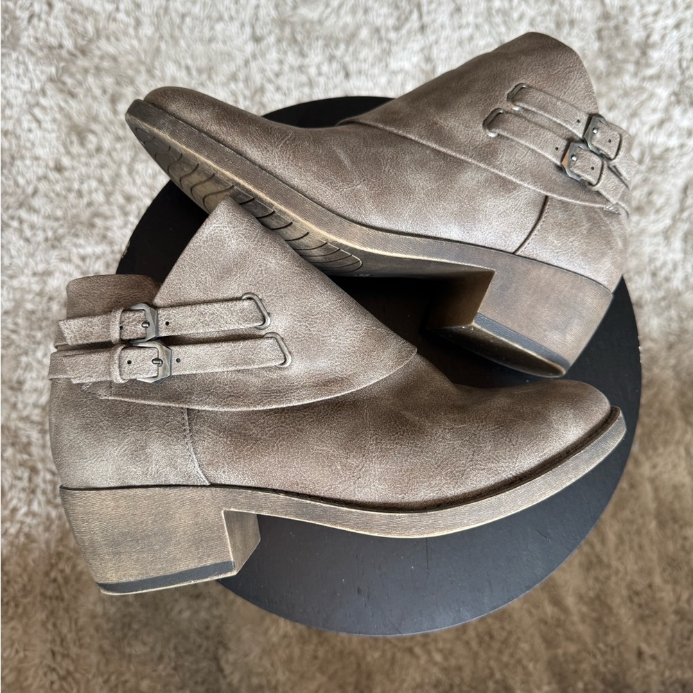 Stylish Brown Ankle Boots with Buckle Detail
